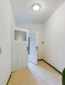 SITZENDORF: Altbau-Stadthaus im Schwarzatal auf drei Wohnetagen mit Garten und Stellplatz - Sitzendorf