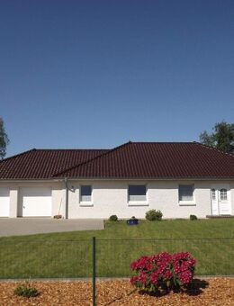 Bungalow mit Doppelgarage in Böel - Böel