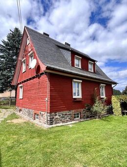 Charmantes Einfamilienhaus mit großer Mehrzweckhalle und tollem Grundstück in Neustadt - Neustadt (Vogtland)