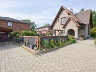 Pinneberg: Zauberhaftes Cottage mit Veranda, Aussenpool, Sonnenterrassen und herrlichem Garten....! - Pinneberg