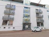 Helle Etagenwohnung mit Balkon, Küche und Duschbad - Stuttgart