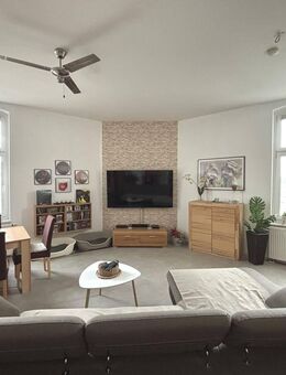 Helle Eigentumswohnung mit 5 Zimmern und Altbau-Charme - Düsseldorf