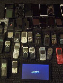 über 7 Kilo Althandys für Bastler - Oberhaching