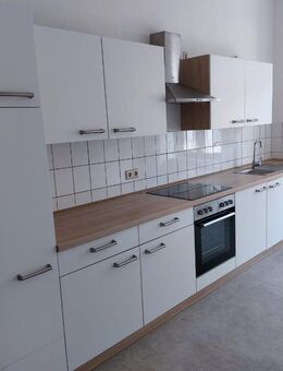 zentrale 3 Raumwohnung mit Einbauküche - Chemnitz