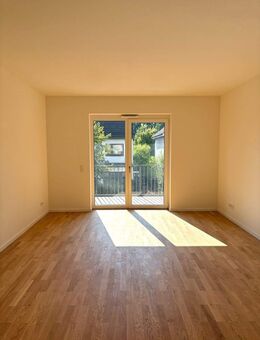 Lichtdurchflutete Neubauwohnung mit offener Wohnküche - Hamburg