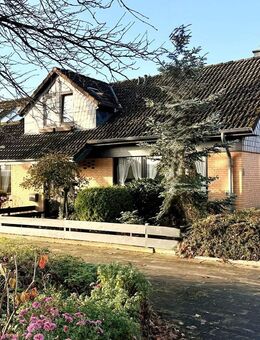Sehr gepflegter Gartenhofbungalow mit Einliegerwohnung im Dachgeschoss in Garbsen - Auf der Horst - Garbsen