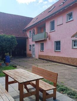 Zwei Gebäude - ein Preis ! Großer Hof mit mehreren Anwesen ! - Gaukönigshofen