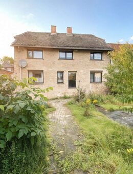 Haus zum Zugreifen mit 4 Garagen und über 700 m² Grundstück - ab sofort! - Ingersleben