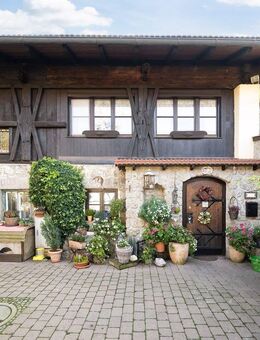 H&G - Anno 1800 - Mangfall Chalet mit zauberhaftem Garten im Raum Rosenheim - Feldkirchen-Westerham