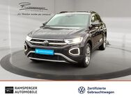 VW T-Roc, 1.5 TSI MOVE, Jahr 2023 - Kirchheim (Teck)