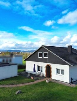 Feldrandlage und Top-Anbindung garantiert: Sanierungsbedürftiges Einfamilienhaus in Lohfelden - Lohfelden