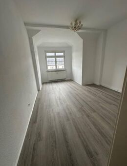 ** Dachgeschosswohnung ** - Chemnitz