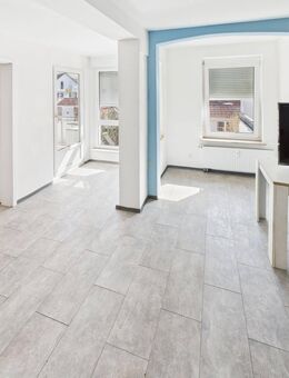 Zweifamilienhaus in Weinstadt-Beutelsbach - Wohnen mit viel Platz und Potenzial - Weinstadt
