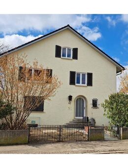 Freistehendes 2-3 Familien-Wohnhaus in ruhiger und stadtnaher Wohnlage von VS-Schwenningen - Villingen-Schwenningen