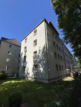 Vertragsfrei! helle 3-Zimmer-Wohnung mit ebenerdiger Dusche, EBK und Keller - Rostock