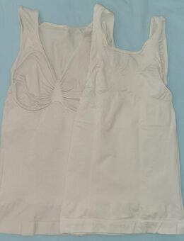 2 x DAMEN UNTERHEMD beige vermutlich Größe M + L gebraucht! - Münster