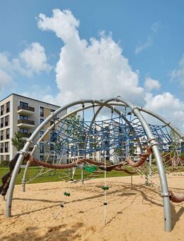 Familienoase mit Balkon zum Innenhof: Helle 3 Zimmer mit zwei Bädern und Abstellraum - Düsseldorf