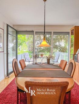 Traumhafte 3-Zimmer-Wohnung mit Blick in die Eilenriede, zwei Balkonen, großer Terrasse und Garage - Hannover