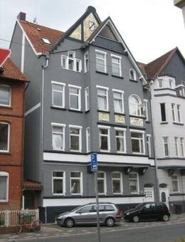 Top-Altbauwohnung mit Balkon, Dielen und Garten - Hildesheim