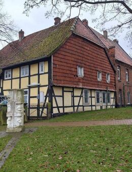 Historisches Fachwerk trifft flexible Renditemöglichkeiten – Zwei denkmalgeschützte Häuser auf 450 m² Grundstück, zentral in Ilten - Sehnde
