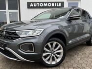 VW T-Roc, 2.0 TDI Life Life, Jahr 2022 - Königsfeld (Schwarzwald)