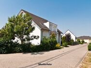 Freistehendes 1- bis 2-Familienhaus, Garten, Garage - Hille