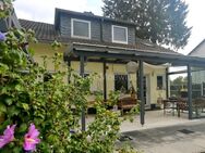 Im Zentrum von Neunkirchen - Modernisiertes Wohnhaus mit schöner Terrasse, Garten, Doppelcarport - Neunkirchen-Seelscheid