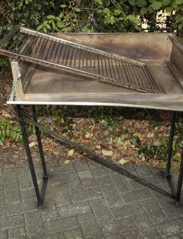 Holzkohlegrill aus Edelstahl - Recklinghausen