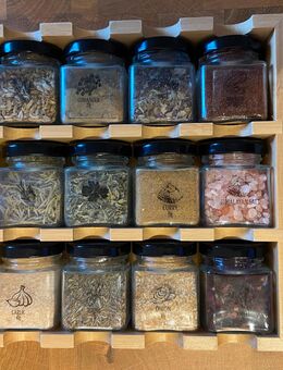 Gewürzset Holz Gewürzregal mit 12 Gewürzen - Bad Vilbel