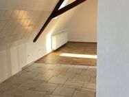 charmante 2 Zimmer im Dachgeschoss suchen neue Mieter / Sangerhausen - Sangerhausen