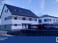 Großzügiges Einfamilienhaus mit Doppelgarage & Gästewohnung sowie zwei Doppelhaushälften - Saalfeld (Saale)