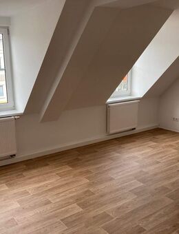 Großzügige 2-Raum-Citywohnung im Dachgeschoss mit Badewanne sucht Sie. - Gera