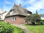 PURNHAGEN-IMMOBILIEN - Bremen-Rönnebeck, charm. Reetdachhaus mit sep. Werkstatt in zentraler Lage - Bremen