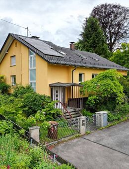 Stilvoll modernisiertes Zweifamilienhaus mit großem Südgarten in ruhiger Bestlage von Neusäß - Neusäß