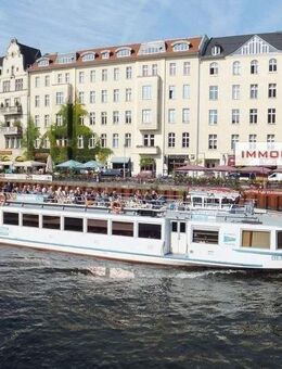 IMMOBERLIN.DE - Großzügige Altbauwohnung mit Balkon für Wohnen und/oder Gewerbe im Regierungsviertel an der Spree - Berlin