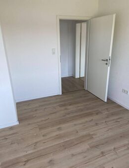 renovierte und gut aufgeteilte 1 ZKB in Burbach - Saarbrücken
