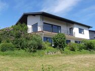 ***Traumhafte Aussicht! Wohnhaus mit großem Garten in ruhiger Wohnlage, direkt in Erbach*** - Erbach (Hessen)