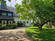 Modernisiertes Wohnjuwel mit Garten, 2 Terrassen & Garage - Empelerstraße 3, Rees - Rees