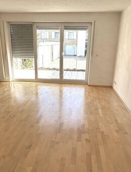 Freies Reihenmittelhaus - Hell, freundlich, familiengerecht und mit 2 PKW-Stellplätzen im Carport! - Filderstadt