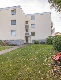 Lichtdurchflutete 4-Zimmerwohnung mit Balkon und Garage - Straubenhardt