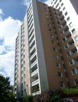 3-Zimmer-Wohnung in Düsseldorf Garath mit großem Balkon - Düsseldorf