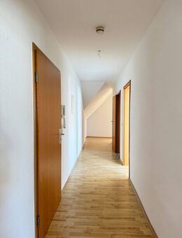 Helle 3-Raumwohnung im Dachgeschoss mit schönem Ausblick - Altenburg