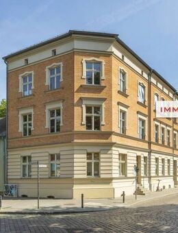IMMOBERLIN.DE - Lichtdurchflutete Dachgeschosswohnung mit Terrasse im sehr beliebten Potsdamer Weberviertel - Potsdam