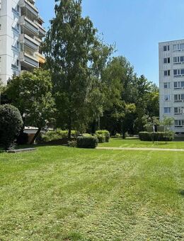 Bezugsfreie 3-Zimmer-ETW, ca. 80 m2 mit Balkon, Einbauküche u. Tiefgaragen-Stellplatz! - Ottobrunn