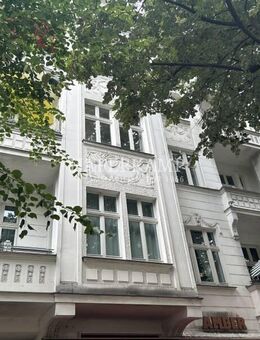 Ihre neue Kapitalanlage! Vermietete Zwei-Zimmer-Wohnung mit Balkon in guter Friedrichshainer Lage! - Berlin