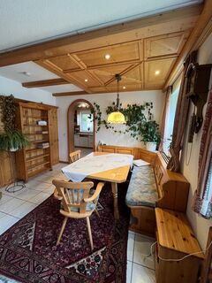 Freistehendes Einfamilienhaus mit Küche, Doppelgarage und Gartengrundstück in schöner Wohnsiedlung!