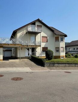 Ruhig, sonnig, rentabel: 3-Familien-Haus in EM-Mundingen mit Weitblick - Emmendingen