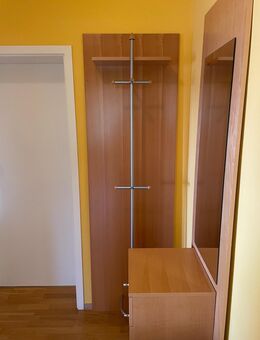 Garderobe mit Schubladenschrank, Spiegel und Ablagefläche - Bonn