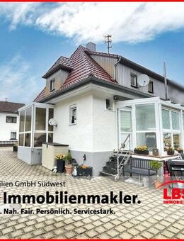 Sanierte Doppelhaushälfte mit Wintergarten, Doppelgarage, Nebengebäude und Garten - Sigmaringendorf