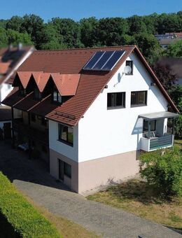 Großzügiges Generationenhaus mit Nähe zur Natur - Heideck